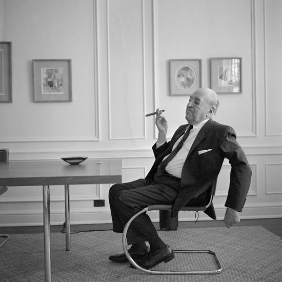 Mies-van-der-Rohe-Cantilever-Chair